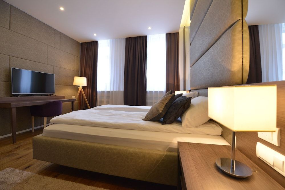 Boutique Rooms 1