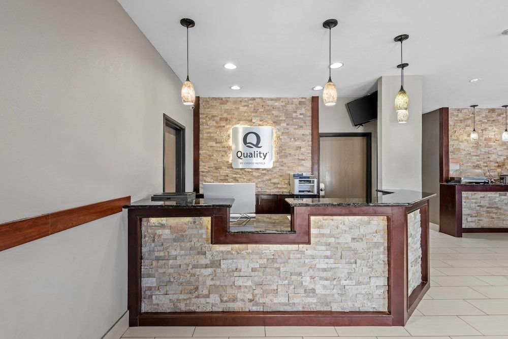 Quality Inn & Suites Des Moines Airport 2