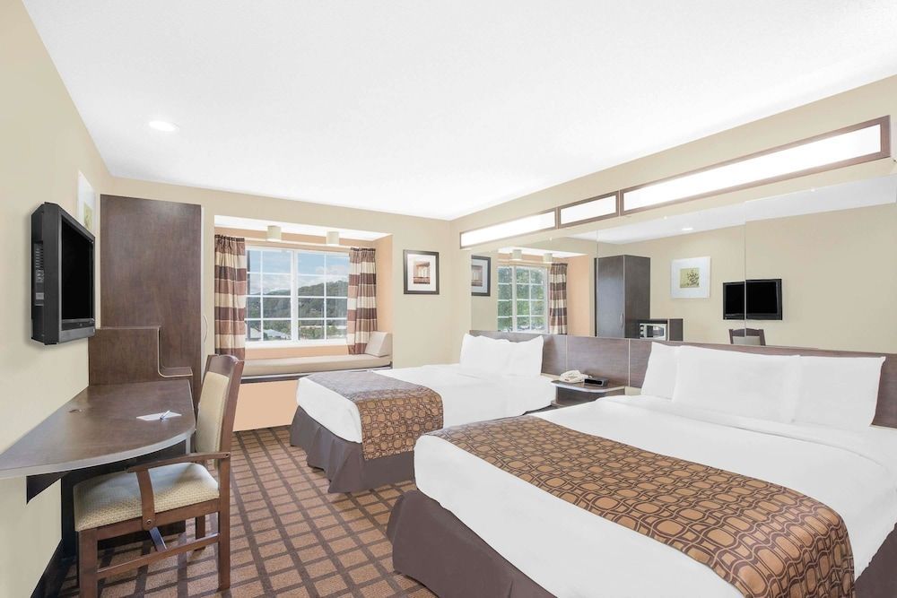Microtel Inn & Suites by Wyndham Franklin 1