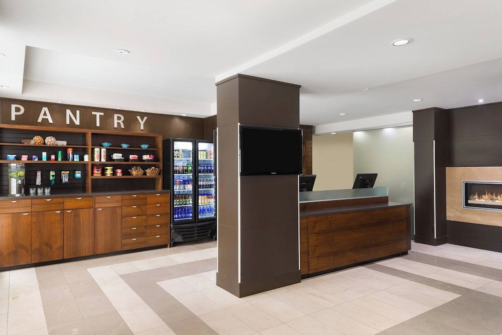 Four Points by Sheraton Surrey 2