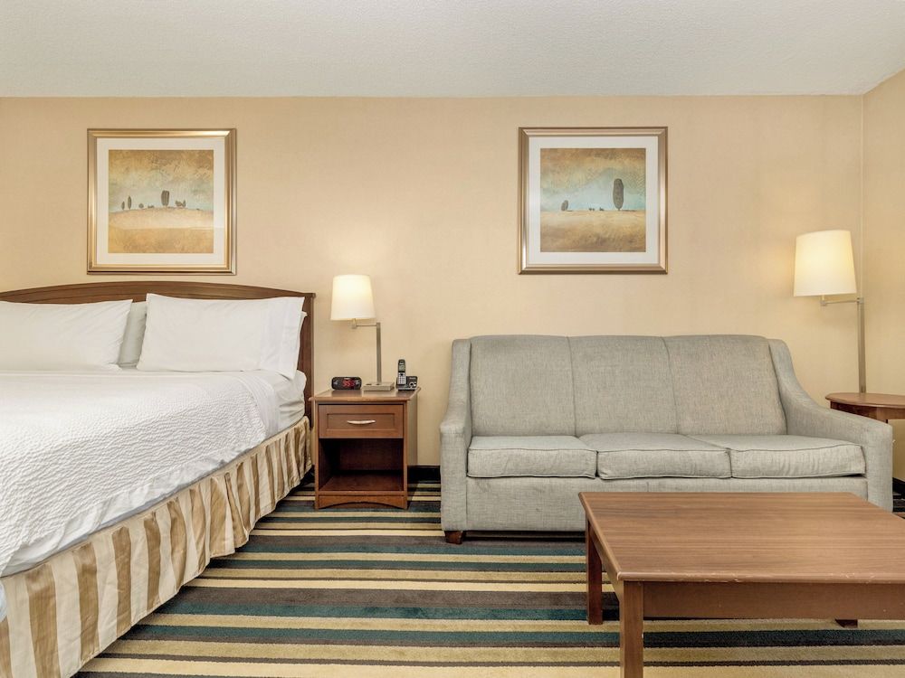 Holiday Inn CONFERENCE CTR EDMONTON SOUTH by IHG 2