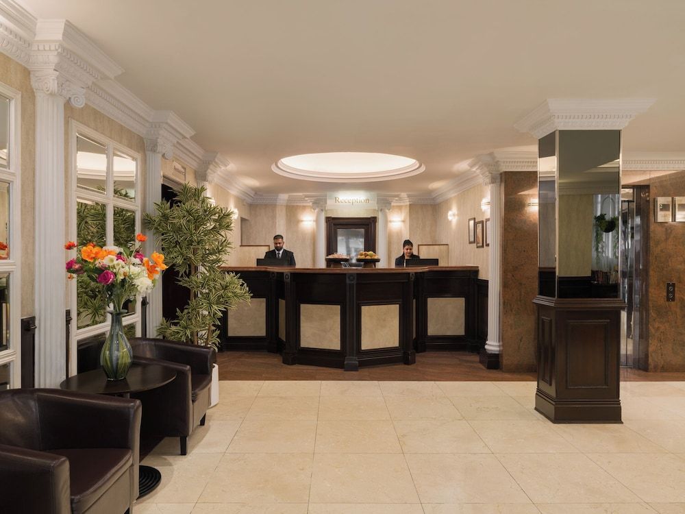 Royal Eagle Hotel 2