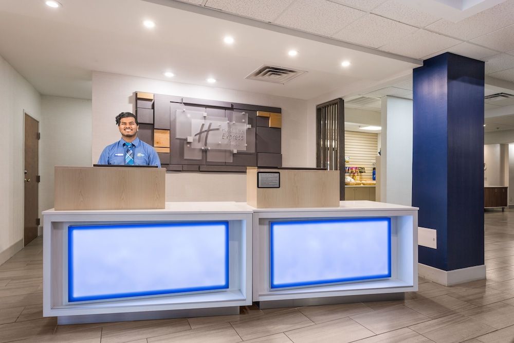 Holiday Inn Express & Suites PETERSBURG - FORT LEE by IHG 2
