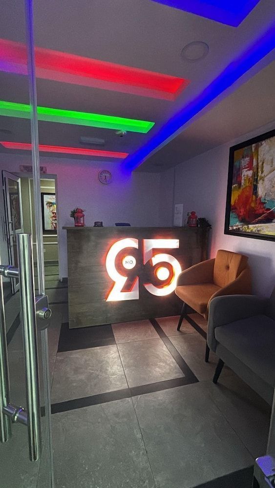 NO 95 SUITES VI 1