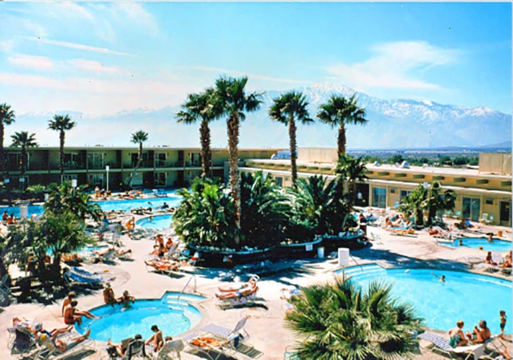 Desert Hot Springs Spa Hotel 1