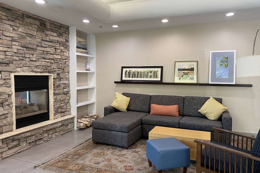 Wingate by Wyndham Chandler Phoenix 2