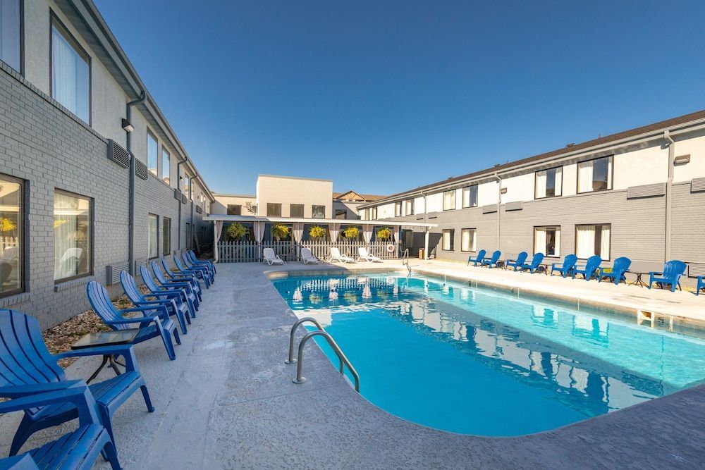 THE BRANSINN Entertainment District 1