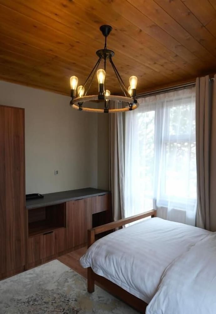 Big Sky Lodge 1
