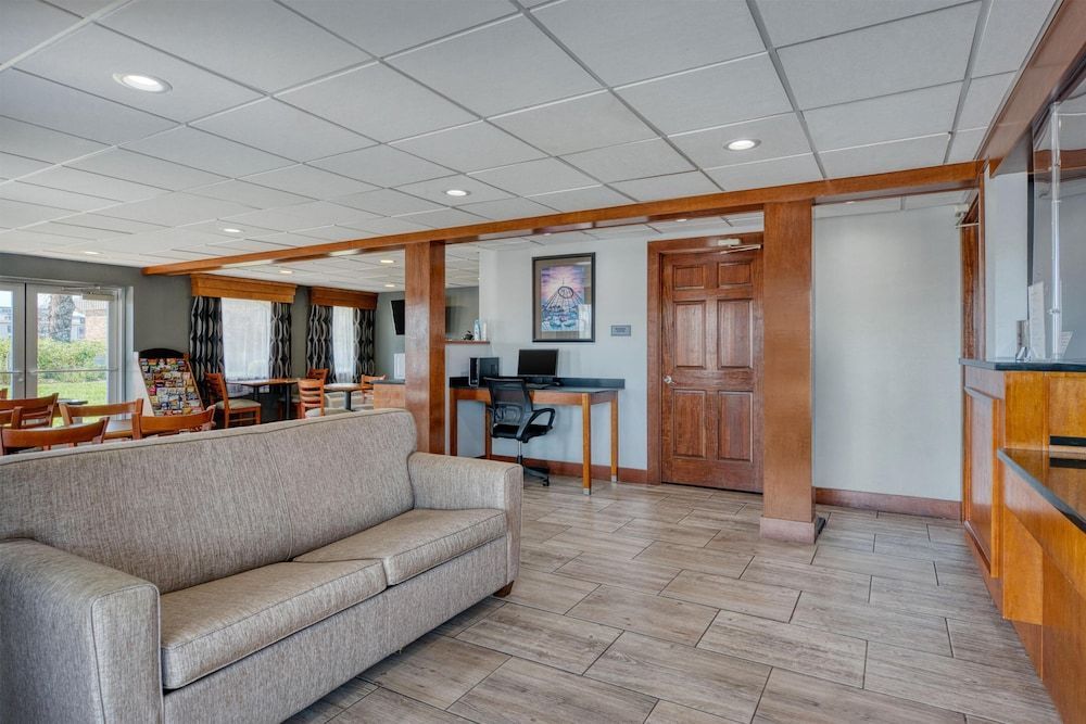 SureStay Hotel by Best Western Bowling Green North 2