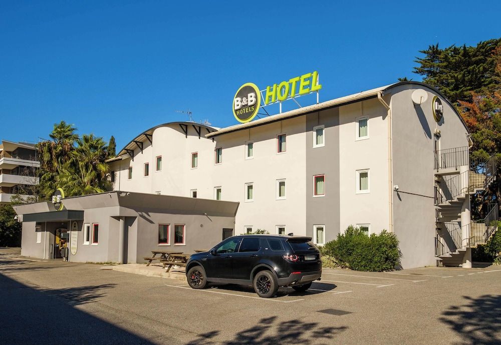 B&B HOTEL Villeneuve Loubet Plage 1