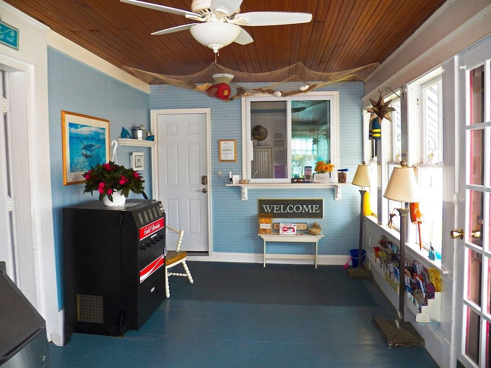 Coast Village Inn 1