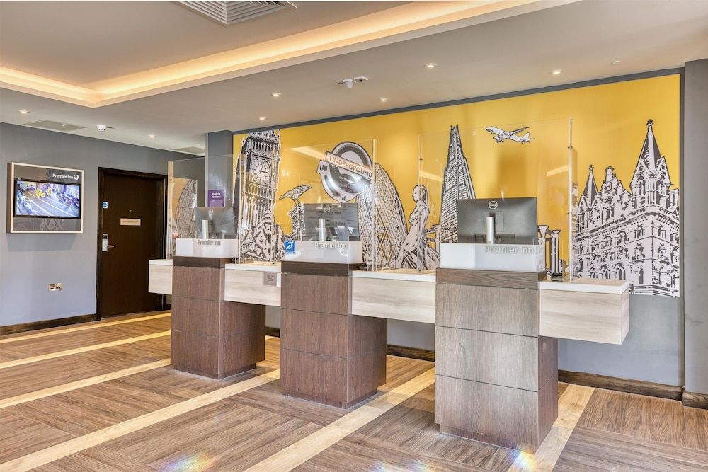 Premier Inn London Canary Wharf - Westferry 2