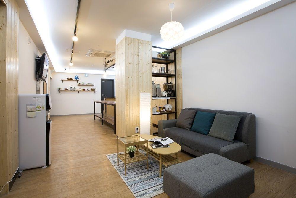 24 Guesthouse Sinchon 1