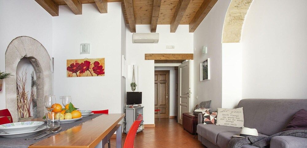Salomone Apartment 2 1