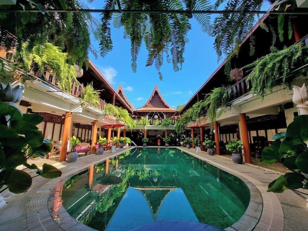 Ruean Thai Hotel 1