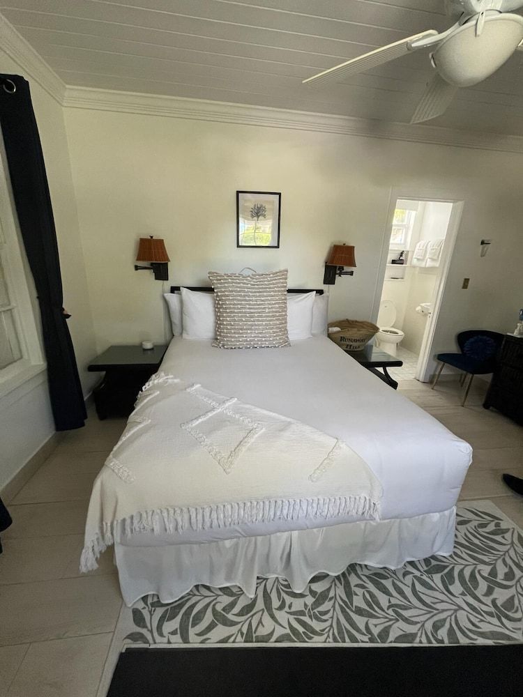 Runaway Hill Inn 1