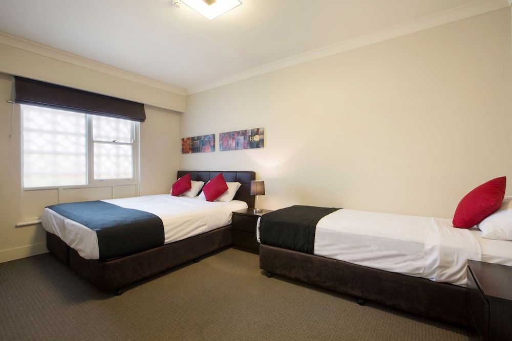 Enfield Hotel 1