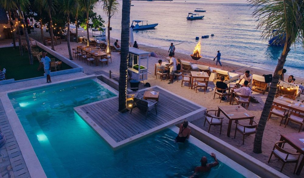 Ohana's Beachfront Resort & Beach Club 1
