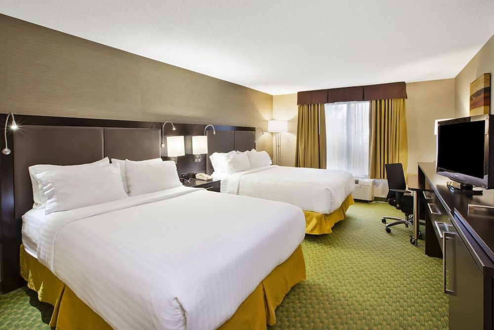 Holiday Inn Express & Suites BRYAN-MONTPELIER by IHG 1
