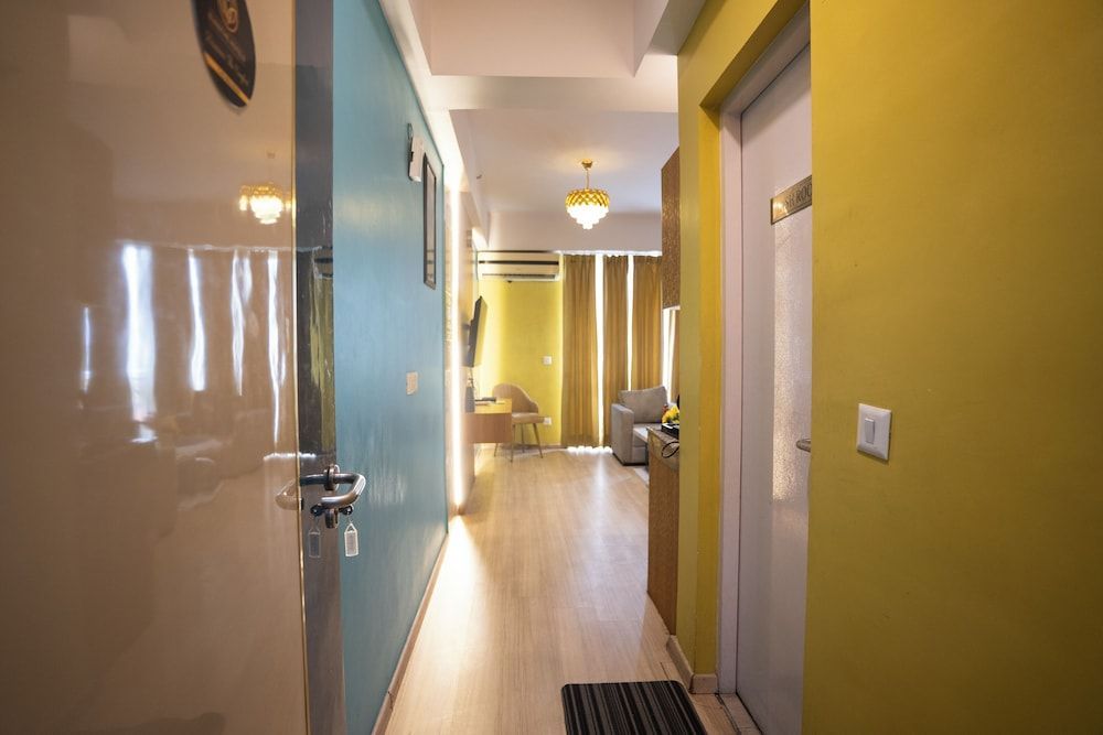 E Studios 2
