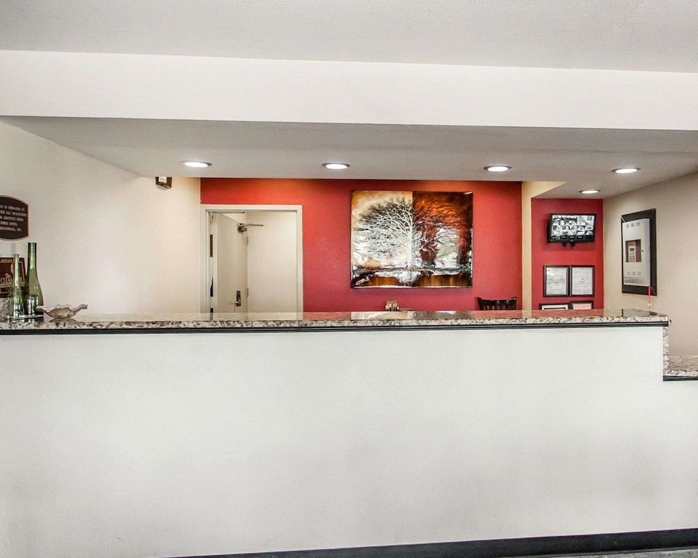 Econo Lodge Inn & Suites Jackson Northwest 1
