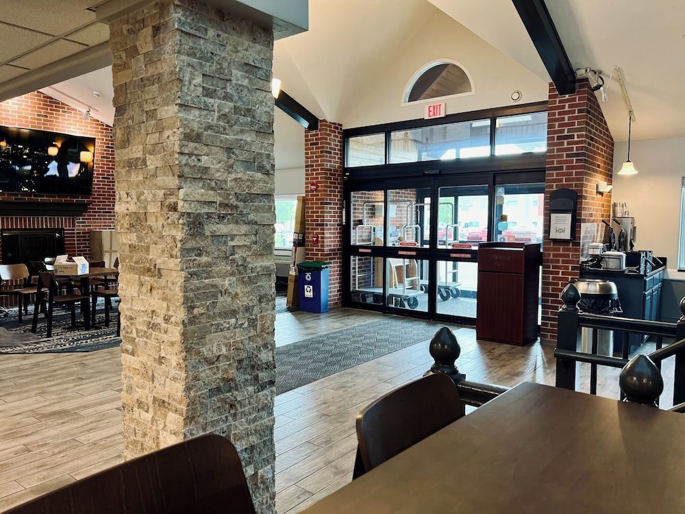 AmericInn by Wyndham Beaver Dam 2