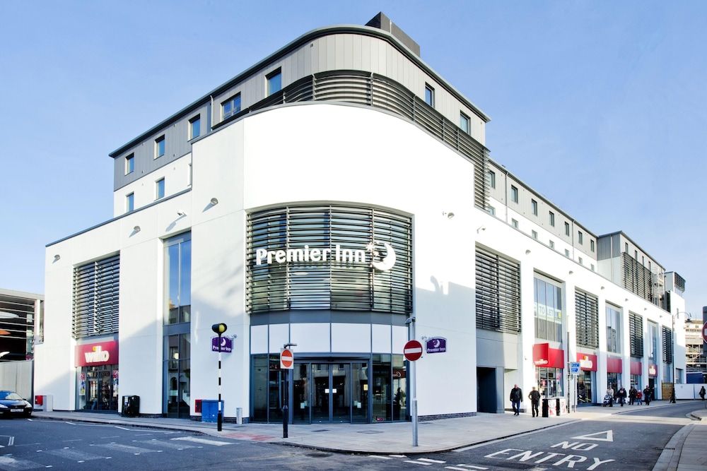 Premier Inn Cheltenham Town Centre 1