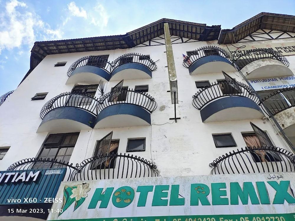 Hotel Remix 1