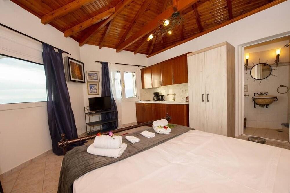 EROS LOFT WITH POOL NEAR THE BEACH 2