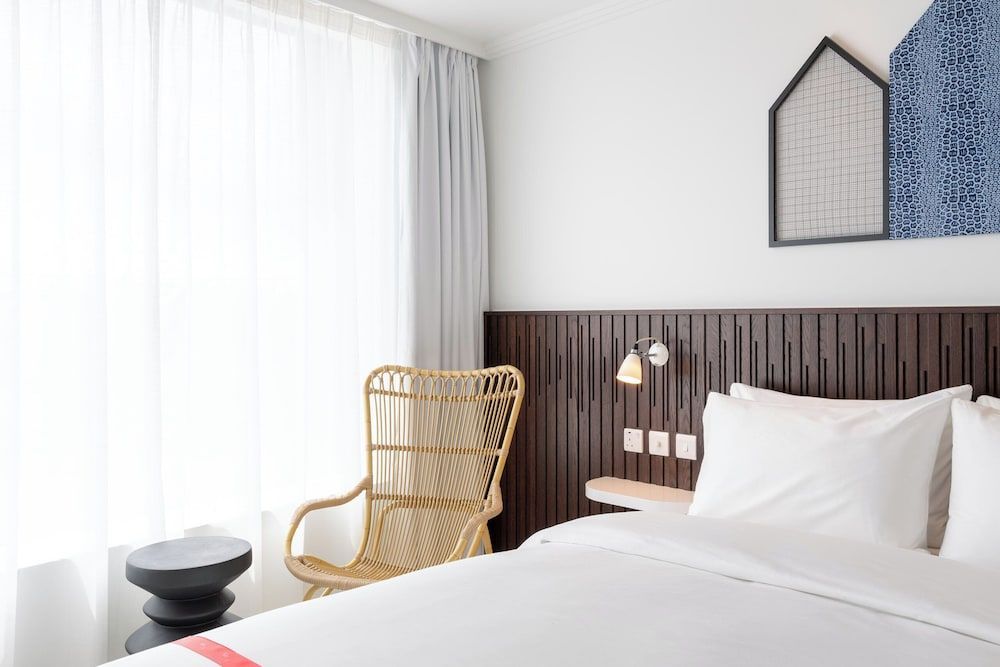 Ruby Zoe Hotel London by IHG 2