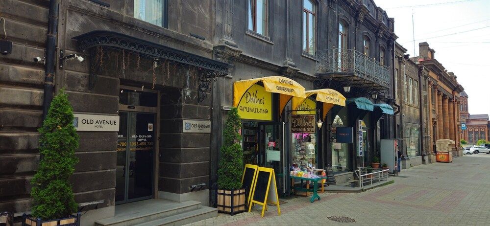 Old Avenue Hotel 1