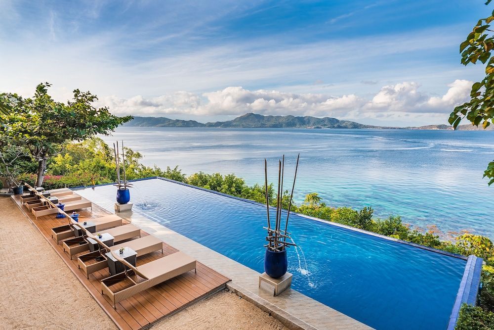 Vivere Azure 1