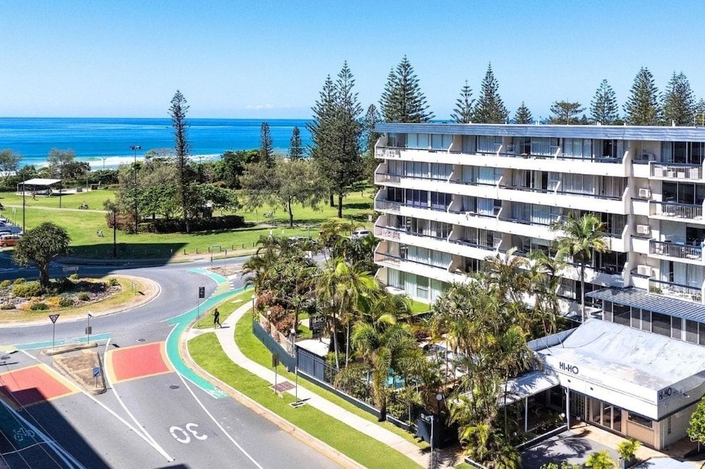 Hi Ho Beach Apartments on Broadbeach 1