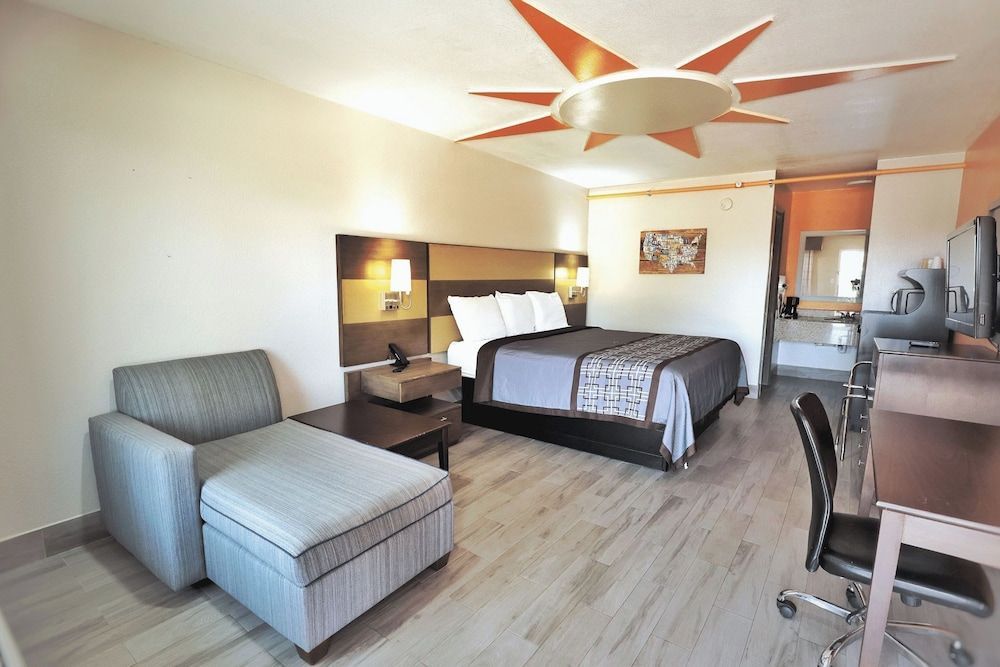 Scottish Inns & Suites Shenandoah Woodlands Mall 2
