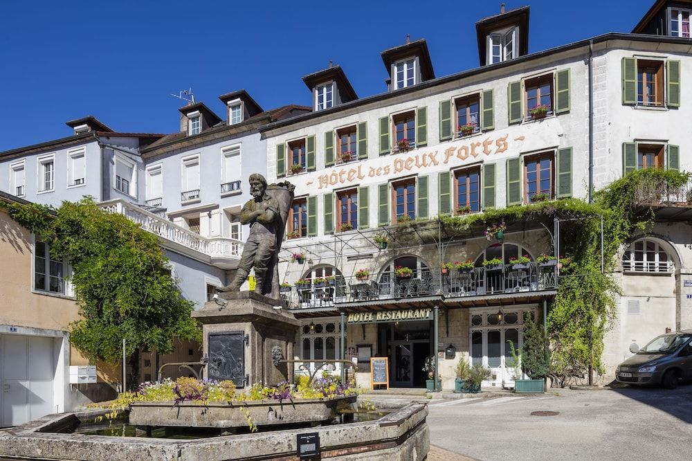 Logis Hôtel des Deux Forts 1
