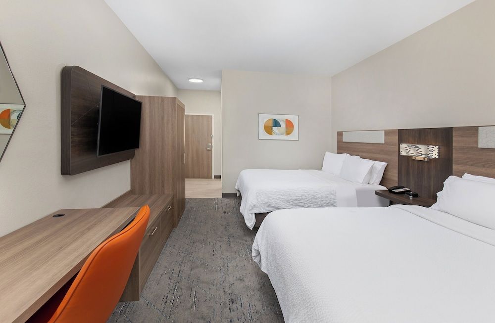 Holiday Inn Express HURRICANE MILLS (WAVERLY) by IHG 2