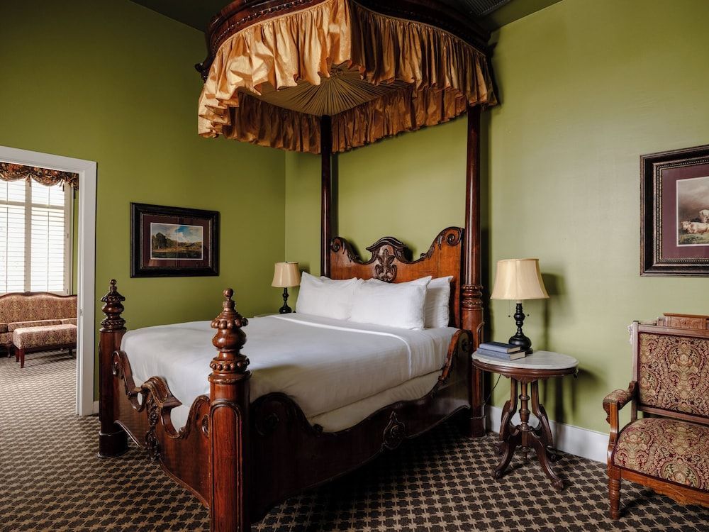 Menger Hotel 1