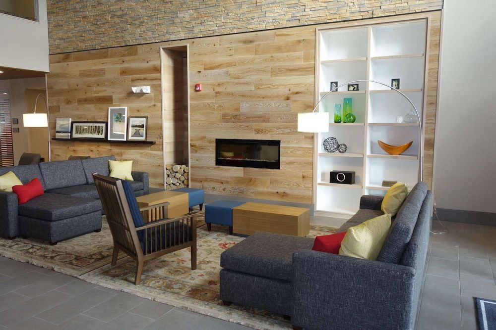 Country Inn & Suites by Radisson, Lawrence, KS 1