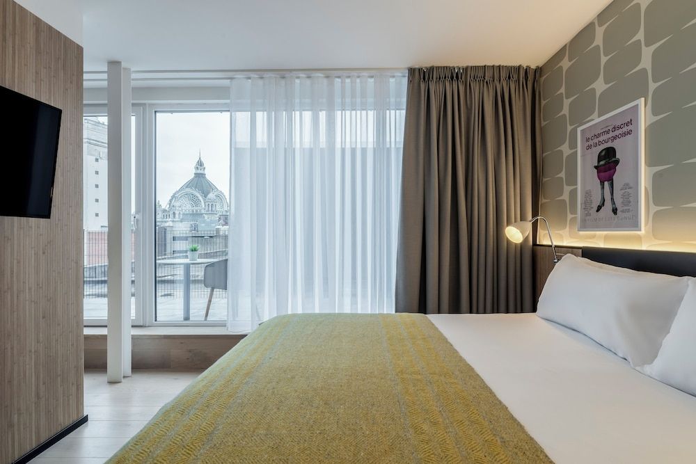 PREMIER SUITES Antwerp 1
