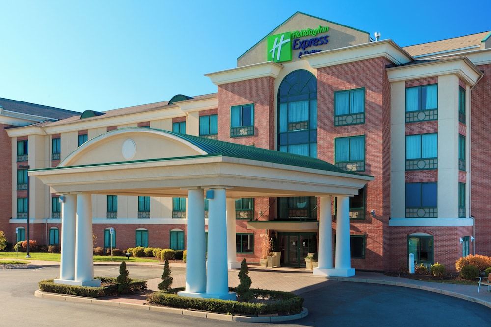 Holiday Inn Express & Suites WARWICK-PROVIDENCE (AIRPORT) by IHG 1