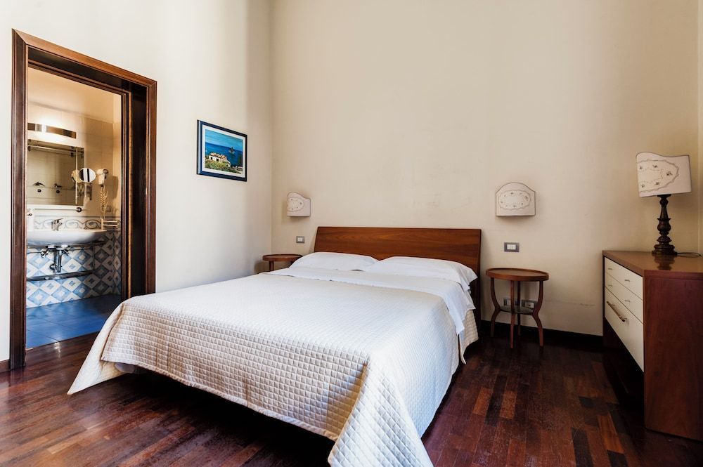 Grimaldi 8 Apartment by Wonderful Italy 2