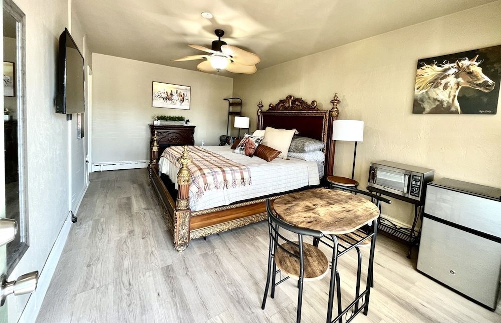 Shamrock Cove Inn 1