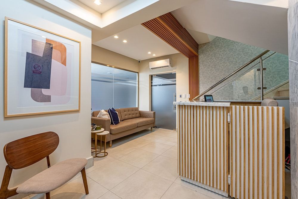 Hotel Stay Here Suites 2