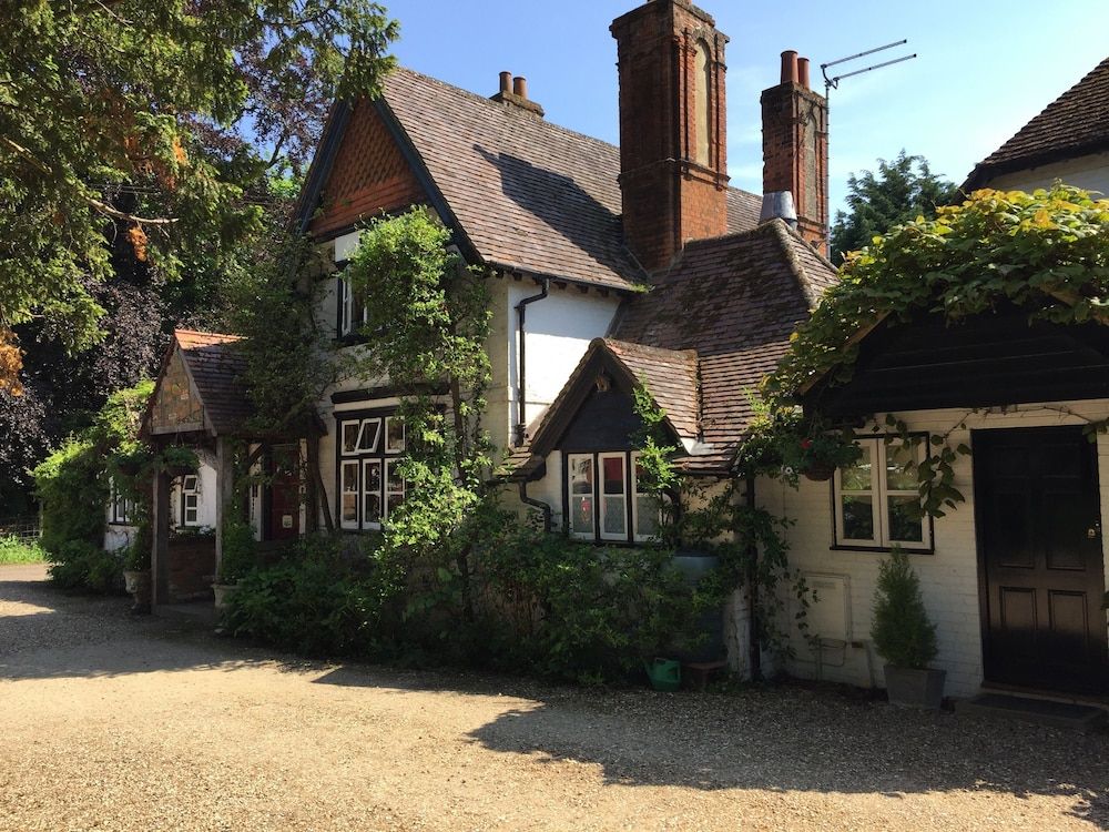West Lodge Hotel 1
