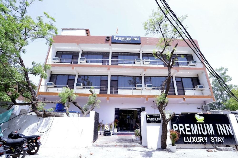 Corporate inn 52 1