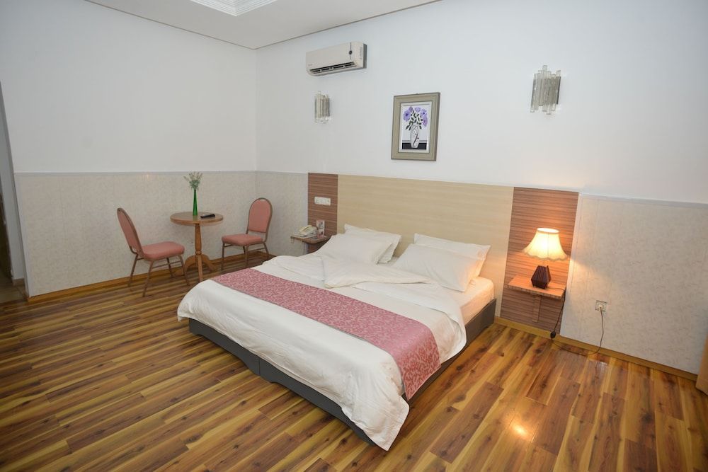 Jess Hotel 1