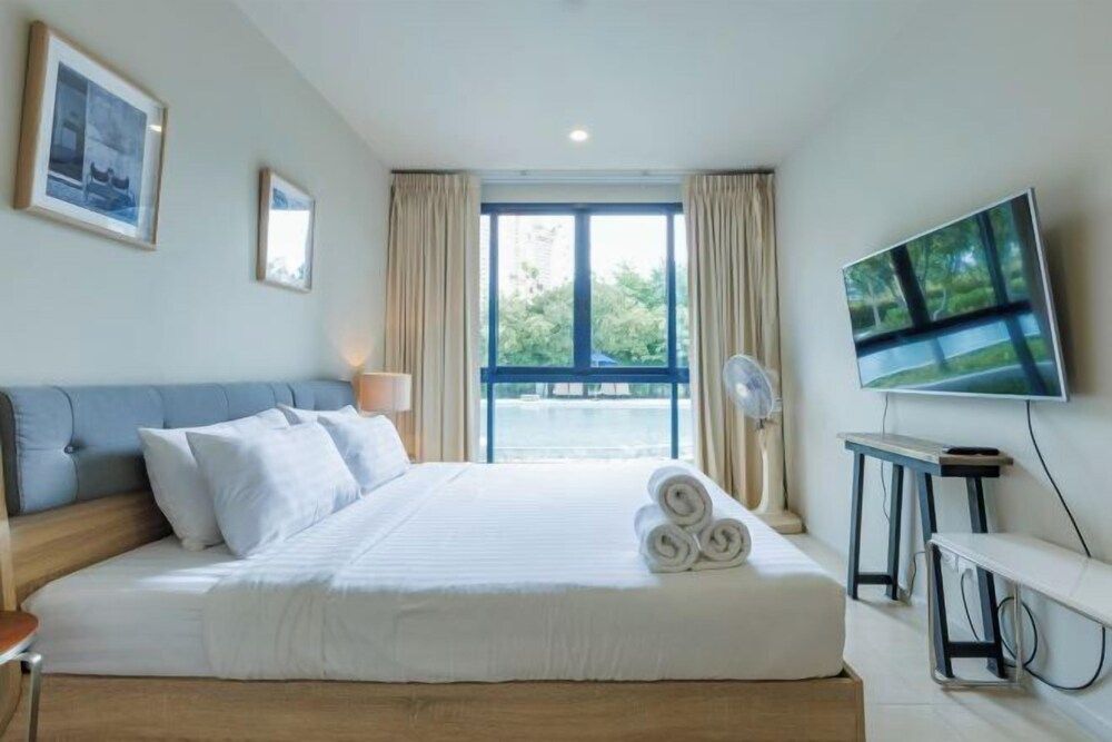 Beach Front Condo, Baan Thew Talay Blue Sapphire 2