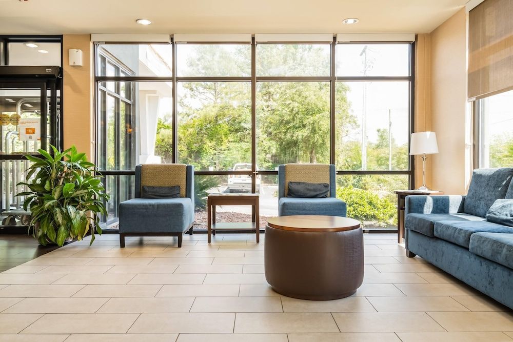 Comfort Suites Columbia Northeast - Fort Jackson 2