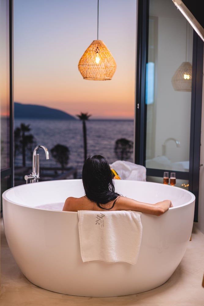 Azar Luxury Suites 1