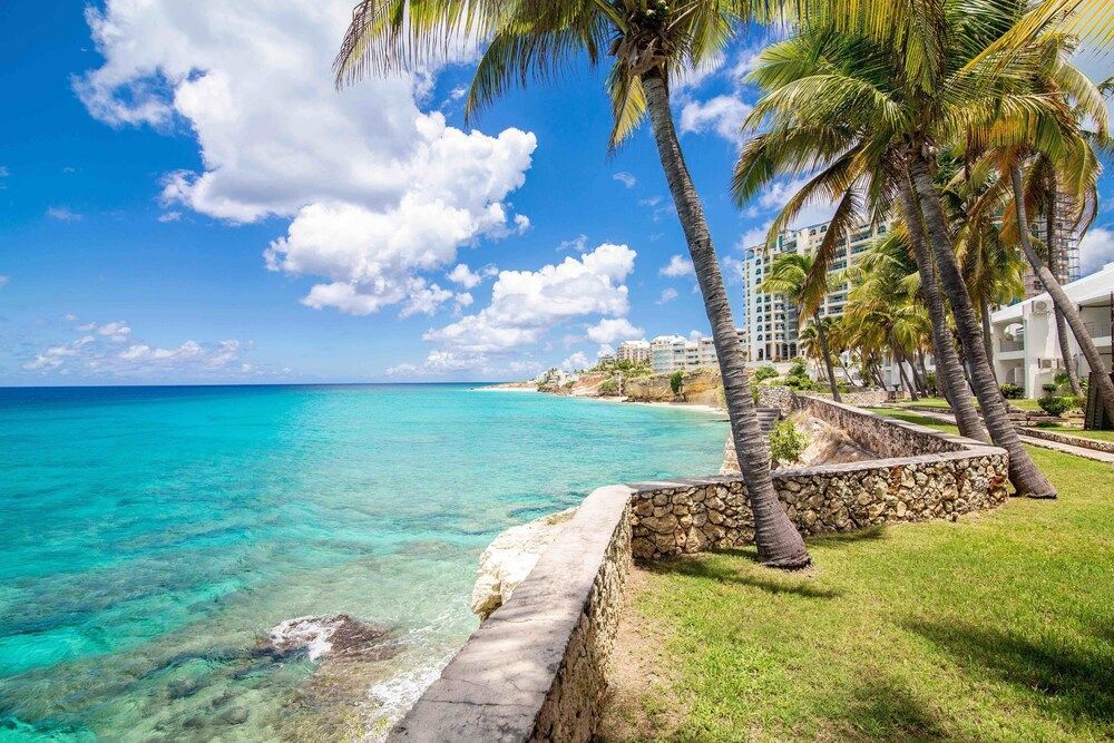 Cupecoy Beach Club 1